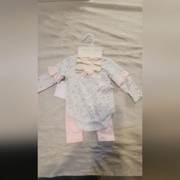 Pink and Gray Baby Onesie Set with Blanket Set 3 Pieces !!!!( 3 SETS )!!!! - Picture 2 of 5